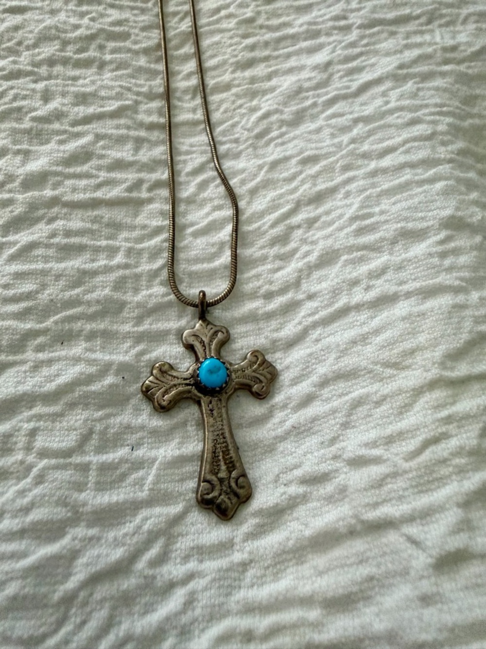 Vintage-Inspired Silver Cross Pendant Necklace with Turquoise Accent